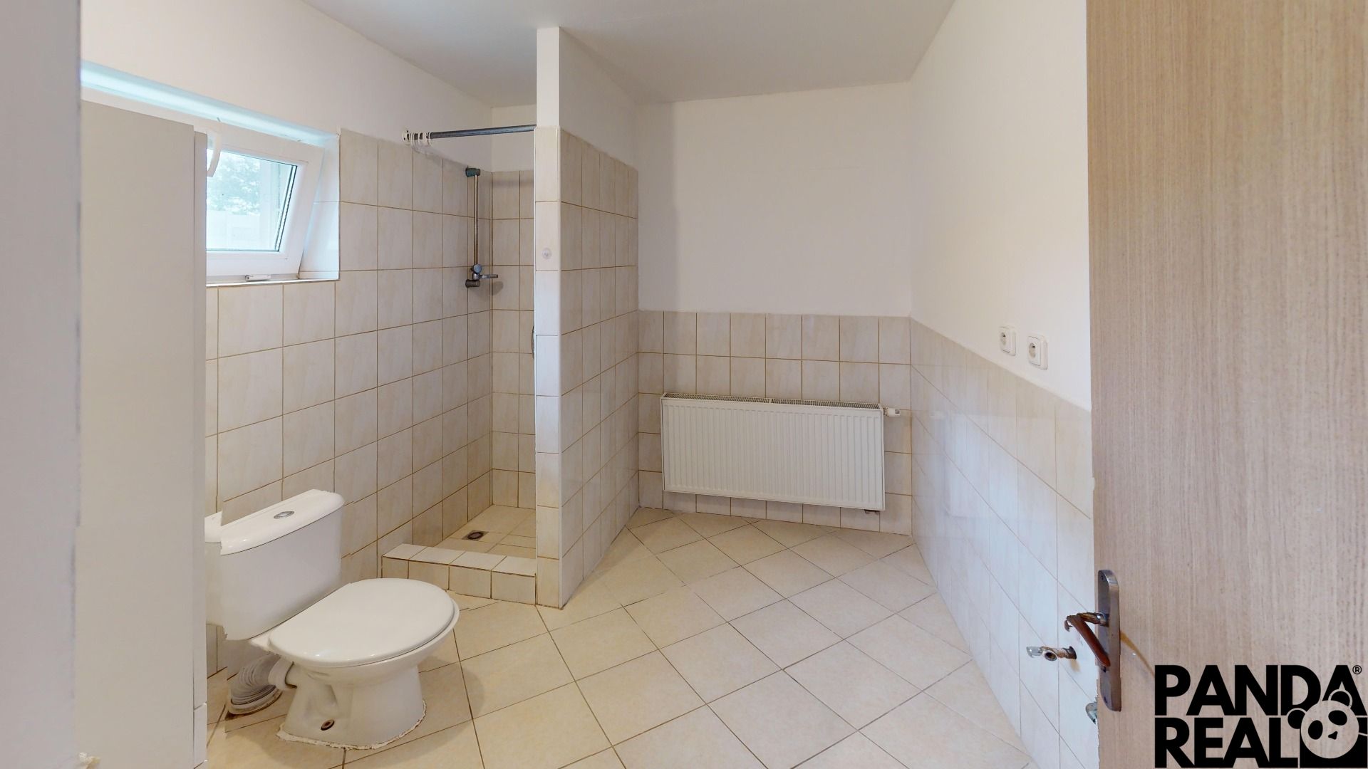 Salon-Bathroom.jpg
