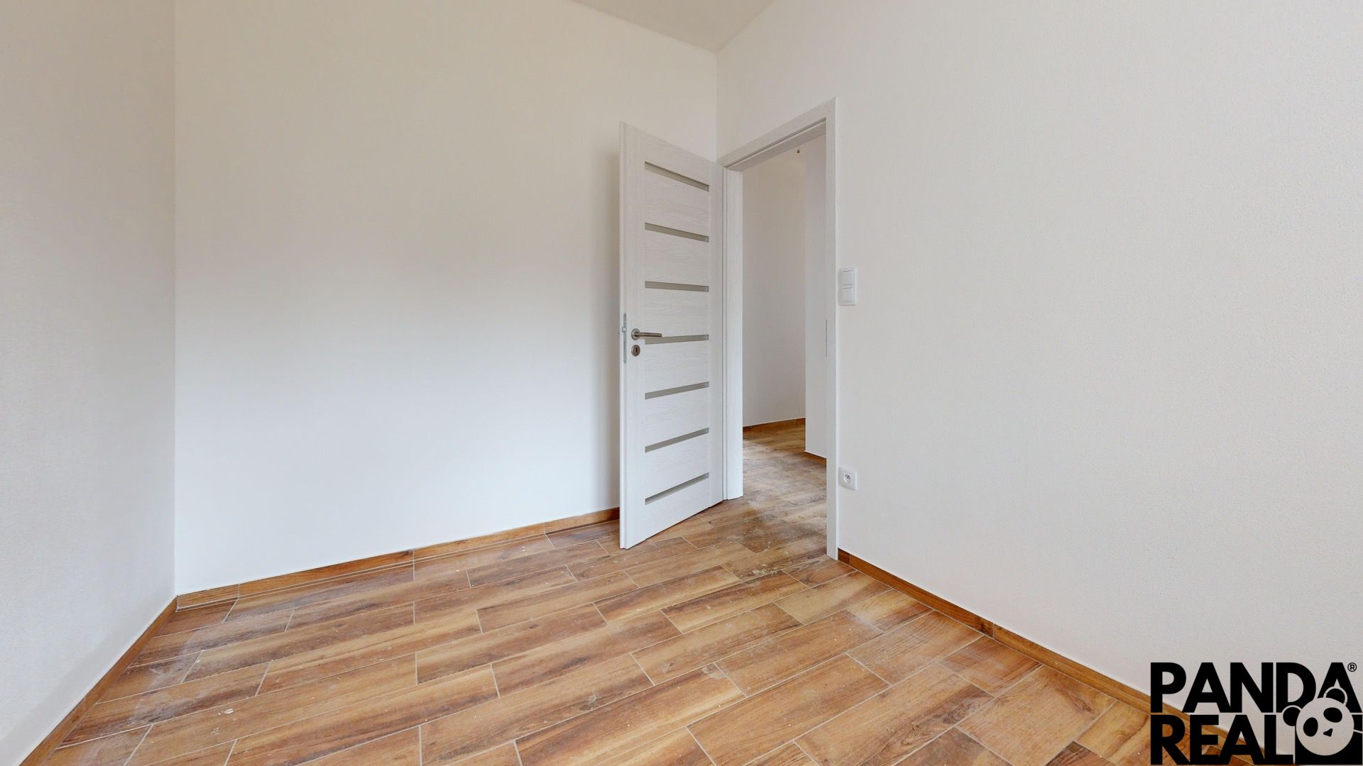 Cermany-Bedroom 2.jpg