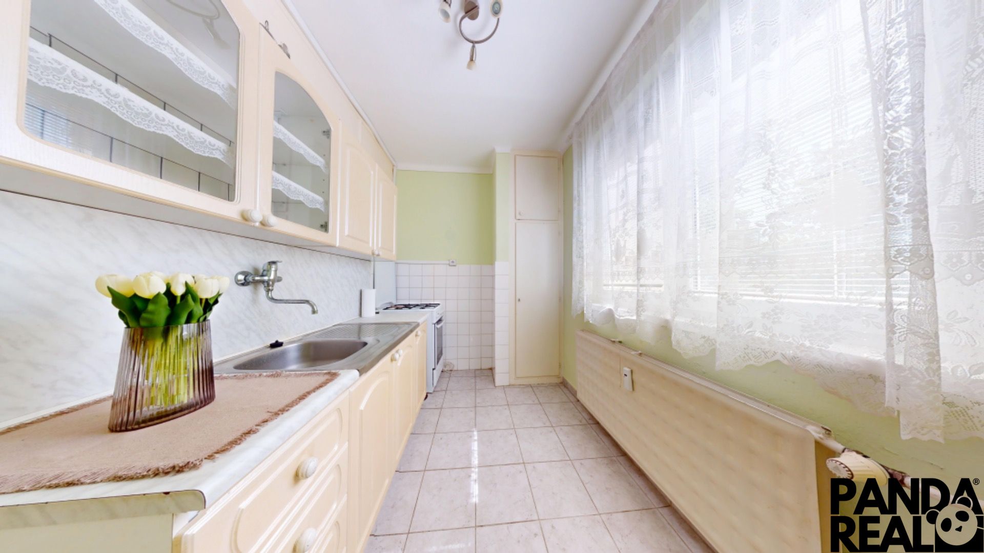 Bernolakova-2-izbbyt-s-balkonom-centrum-Topolcany--06262026_122828.jpg